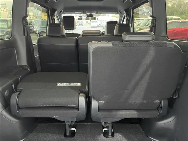 ヴォクシー ＺＳ　煌ＩＩＩ　純正９インチナビＴＶ・ＢＴ・トヨタセーフティセンス・両側パワスラ・クルコン・ハーフレザー・ＬＥＤオートライト・オートハイビーム・スマートキー（33枚目）