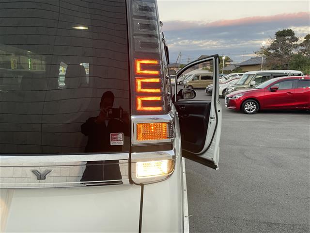 ヴォクシー ＺＳ　煌ＩＩＩ　純正９インチナビＴＶ・ＢＴ・トヨタセーフティセンス・両側パワスラ・クルコン・ハーフレザー・ＬＥＤオートライト・オートハイビーム・スマートキー（41枚目）