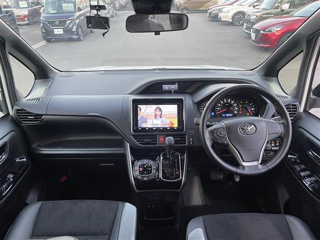 ヴォクシー ＺＳ　煌ＩＩＩ　純正９インチナビＴＶ・ＢＴ・トヨタセーフティセンス・両側パワスラ・クルコン・ハーフレザー・ＬＥＤオートライト・オートハイビーム・スマートキー（42枚目）