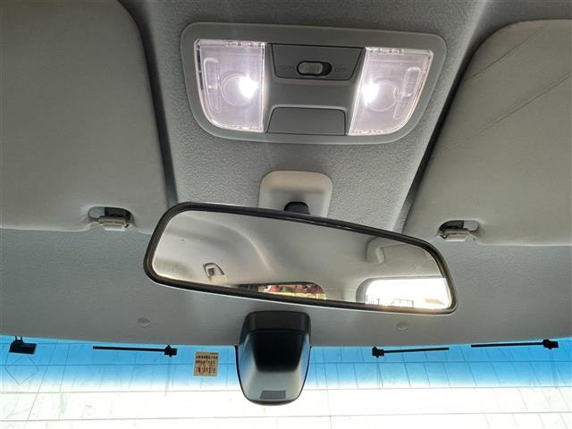 N-BOXカスタム G・ターボLパッケージ 社外ナビ フルセグTV Bluetooth接続 CTBA 両側パワスラ クルコン Bカメラ プッシュスタート スマートキー ベンチシート ハーフレザーシート HIDオートライト ビルトインETC(10枚目)