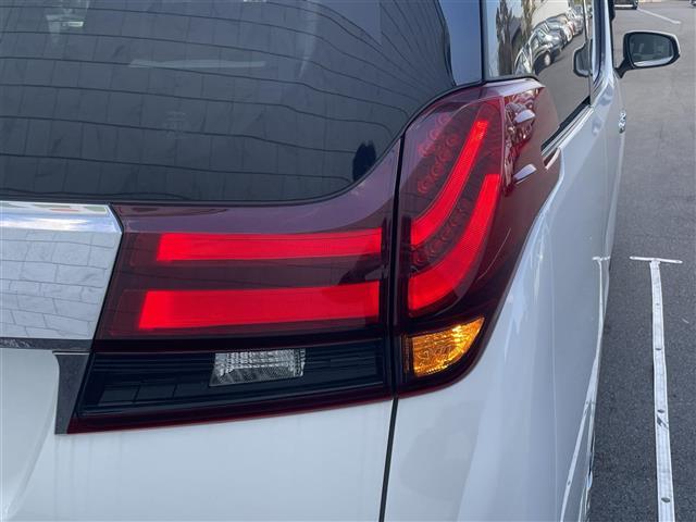 アルファード ２．５Ｓ　Ａパッケージ　ワンオーナー　純正ナビ　フルセグＴＶ　Ｂｌｕｅｔｏｏｔｈ接続　ＤＶＤ再生　クルコン　両側パワスラ　電動Ｐ・オートブレーキホールド　プッシュスタート　スマートキー　スペアキー　ＬＥＤオートライト（32枚目）