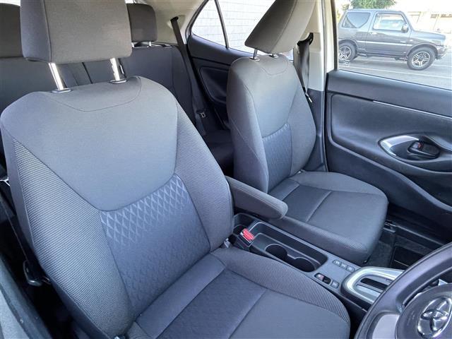 ヤリスクロス ハイブリッドＧ　ワンオーナー　純正ナビＴＶ　バックカメラ　クリアランスソナー　レーダークルーズコントロール　トヨタセーフティセンス　プリクラッシュセーフティ　レーンアシスト　電動パーキングブレーキ　オートホールド（13枚目）