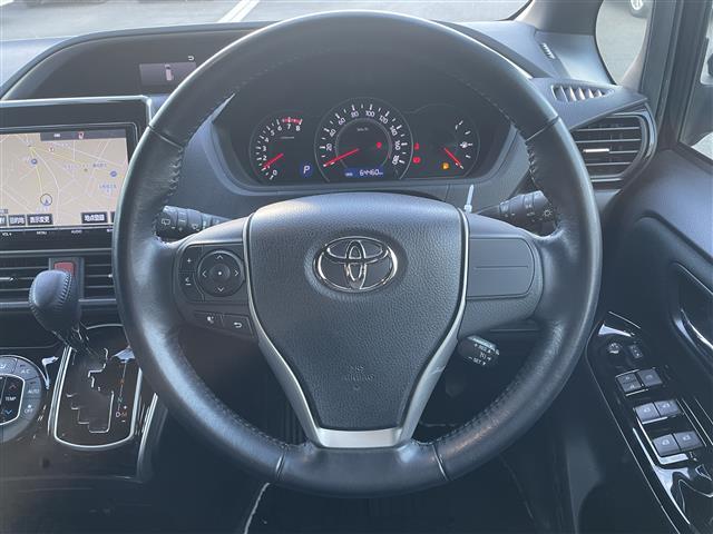 ヴォクシー ZS 煌 ワンオーナー 純正ナビ フルセグTV Bluetooth接続 DVD再生 両側パワスラ クルコン プリクラッシュセーフティー Bカメラ プッシュスタート スマートキー スペアキー LEDオートライト(4枚目)