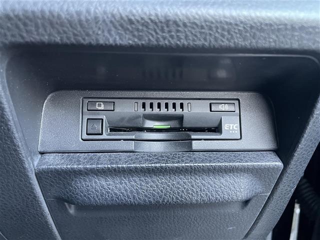 ヴォクシー ZS 煌 ワンオーナー 純正ナビ フルセグTV Bluetooth接続 DVD再生 両側パワスラ クルコン プリクラッシュセーフティー Bカメラ プッシュスタート スマートキー スペアキー LEDオートライト(11枚目)