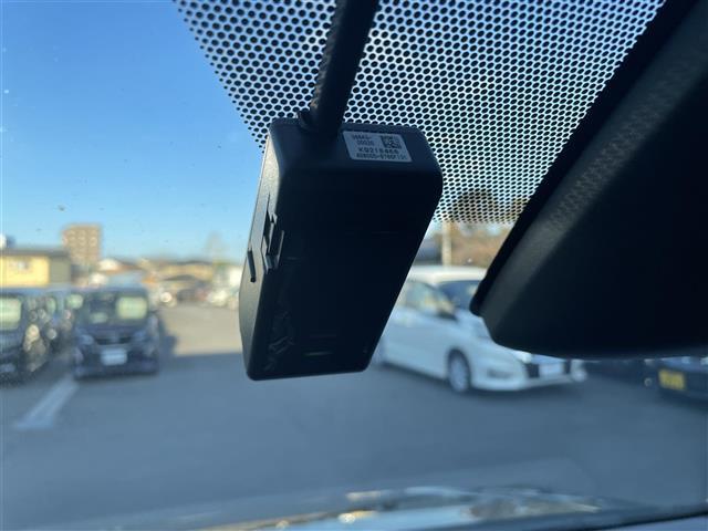 ヴォクシー ZS 煌 ワンオーナー 純正ナビ フルセグTV Bluetooth接続 DVD再生 両側パワスラ クルコン プリクラッシュセーフティー Bカメラ プッシュスタート スマートキー スペアキー LEDオートライト(12枚目)