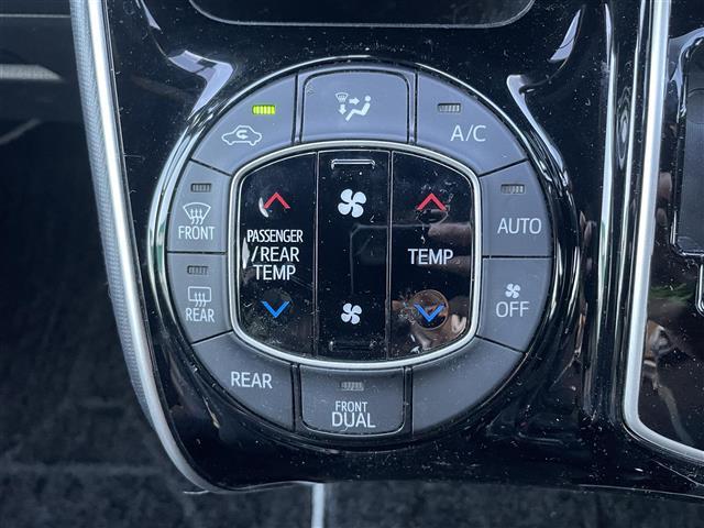 ヴォクシー ZS 煌 ワンオーナー 純正ナビ フルセグTV Bluetooth接続 DVD再生 両側パワスラ クルコン プリクラッシュセーフティー Bカメラ プッシュスタート スマートキー スペアキー LEDオートライト(16枚目)