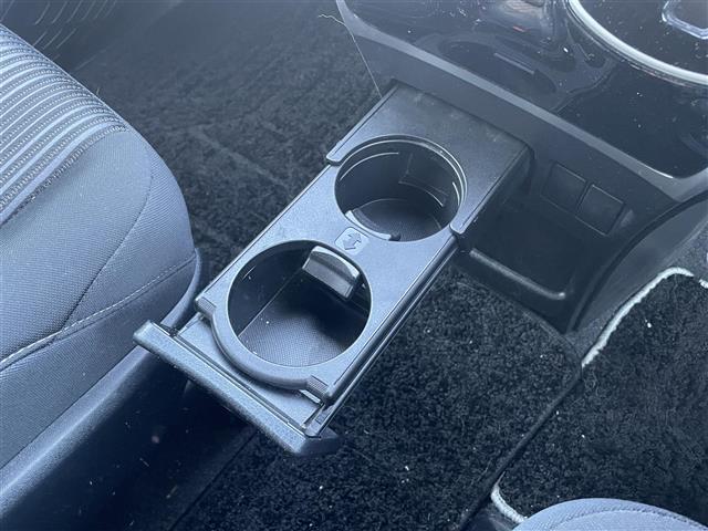 ヴォクシー ZS 煌 ワンオーナー 純正ナビ フルセグTV Bluetooth接続 DVD再生 両側パワスラ クルコン プリクラッシュセーフティー Bカメラ プッシュスタート スマートキー スペアキー LEDオートライト(17枚目)