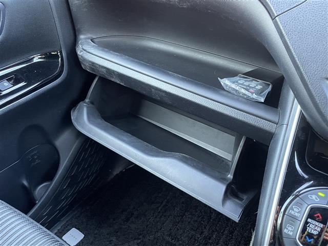 ヴォクシー ZS 煌 ワンオーナー 純正ナビ フルセグTV Bluetooth接続 DVD再生 両側パワスラ クルコン プリクラッシュセーフティー Bカメラ プッシュスタート スマートキー スペアキー LEDオートライト(19枚目)