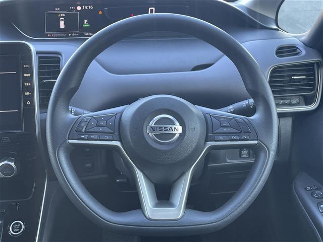 セレナ Ｘ　Ｖ　ワンオーナー　純正１０インチナビ　フルセグＴＶ　Ｂｌｕｅｔｏｏｔｈ接続　ＤＶＤ再生　クルコン　ＢＳＭ　エマージェンシーブレーキ　アラウンドビューモニター　両側パワスラ　ＬＥＤオートライト（4枚目）