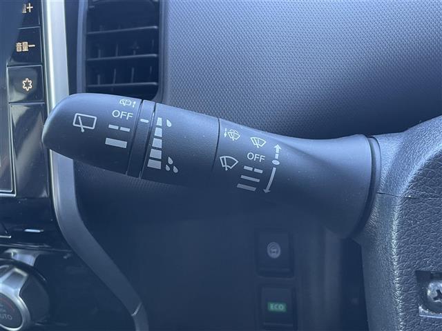 セレナ Ｘ　Ｖ　ワンオーナー　純正１０インチナビ　フルセグＴＶ　Ｂｌｕｅｔｏｏｔｈ接続　ＤＶＤ再生　クルコン　ＢＳＭ　エマージェンシーブレーキ　アラウンドビューモニター　両側パワスラ　ＬＥＤオートライト（7枚目）