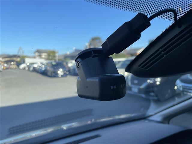 セレナ Ｘ　Ｖ　ワンオーナー　純正１０インチナビ　フルセグＴＶ　Ｂｌｕｅｔｏｏｔｈ接続　ＤＶＤ再生　クルコン　ＢＳＭ　エマージェンシーブレーキ　アラウンドビューモニター　両側パワスラ　ＬＥＤオートライト（11枚目）