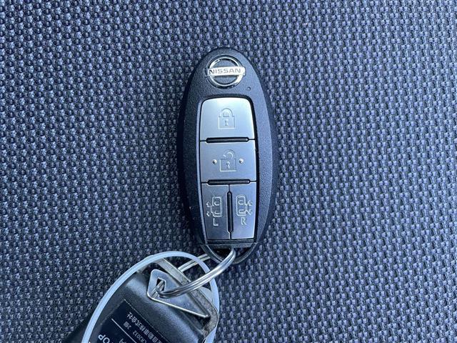 セレナ Ｘ　Ｖ　ワンオーナー　純正１０インチナビ　フルセグＴＶ　Ｂｌｕｅｔｏｏｔｈ接続　ＤＶＤ再生　クルコン　ＢＳＭ　エマージェンシーブレーキ　アラウンドビューモニター　両側パワスラ　ＬＥＤオートライト（15枚目）