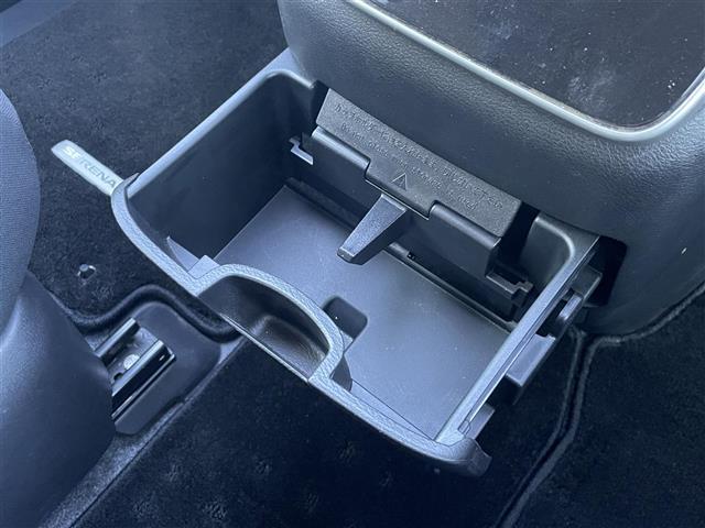 セレナ Ｘ　Ｖ　ワンオーナー　純正１０インチナビ　フルセグＴＶ　Ｂｌｕｅｔｏｏｔｈ接続　ＤＶＤ再生　クルコン　ＢＳＭ　エマージェンシーブレーキ　アラウンドビューモニター　両側パワスラ　ＬＥＤオートライト（17枚目）