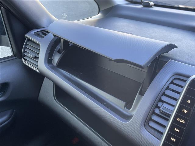 セレナ Ｘ　Ｖ　ワンオーナー　純正１０インチナビ　フルセグＴＶ　Ｂｌｕｅｔｏｏｔｈ接続　ＤＶＤ再生　クルコン　ＢＳＭ　エマージェンシーブレーキ　アラウンドビューモニター　両側パワスラ　ＬＥＤオートライト（18枚目）