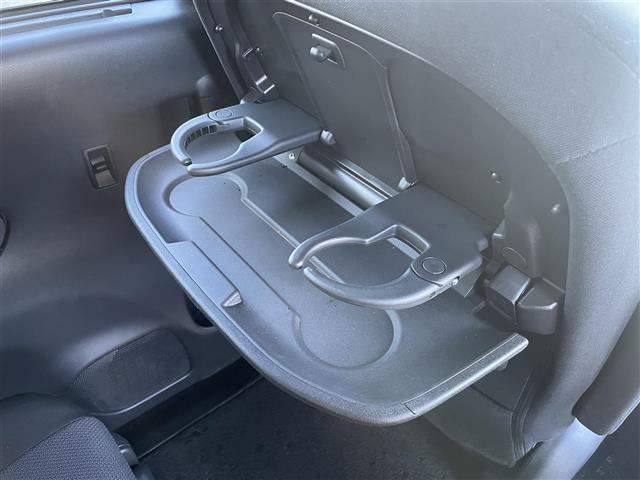 セレナ Ｘ　Ｖ　ワンオーナー　純正１０インチナビ　フルセグＴＶ　Ｂｌｕｅｔｏｏｔｈ接続　ＤＶＤ再生　クルコン　ＢＳＭ　エマージェンシーブレーキ　アラウンドビューモニター　両側パワスラ　ＬＥＤオートライト（27枚目）