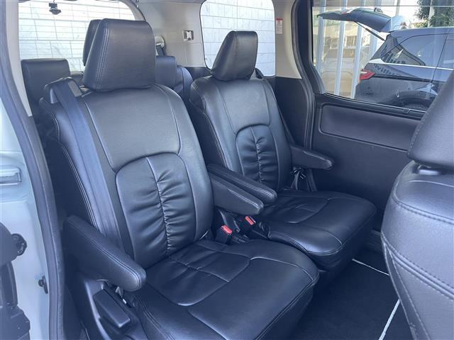 ヴォクシー ＺＳ　煌　ワンオーナー　純正ナビ　１１インチフリップダウンモニター　フルセグＴＶ　Ｂｌｕｅｔｏｏｔｈ接続　ＤＶＤ再生　両側パワスラ　デジタルインナーミラー　プッシュスタート　スマートキー　ＬＥＤオートライト（23枚目）