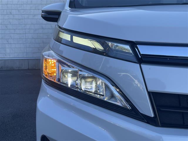 ヴォクシー Ｘ　社外ナビ　ＴＶ　Ｂｌｕｅｔｏｏｔｈ接続　ＤＶＤ再生　クルコン　片側パワスラ　トヨタセーフティーセンス　プリクラッシュセーフティー　Ｂカメラ　ＥＴＣ　ドラレコ　ＬＥＤオートライト・オートハイビーム（31枚目）