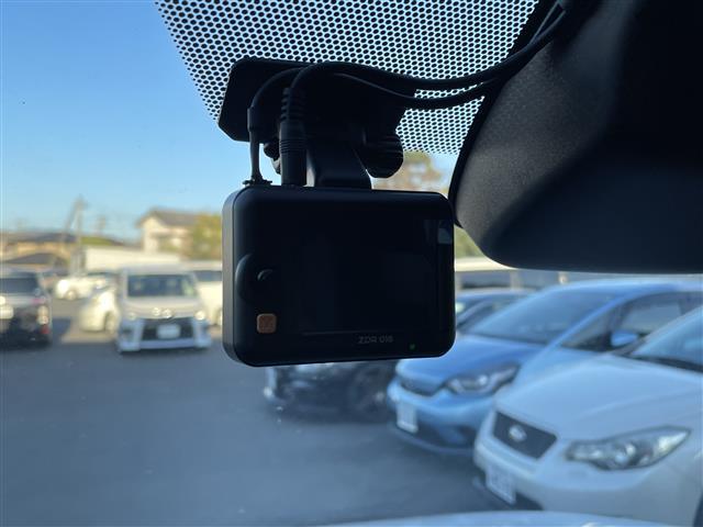 ノア ハイブリッドS-Z 純正ナビTV トヨタセーフティセンス Bカメラ レーダークルーズコントロール 両側パワースライドドア 電動パーキングブレーキ オートホールド ハーフレザーシート 前席シートヒーター ETC2.0(12枚目)