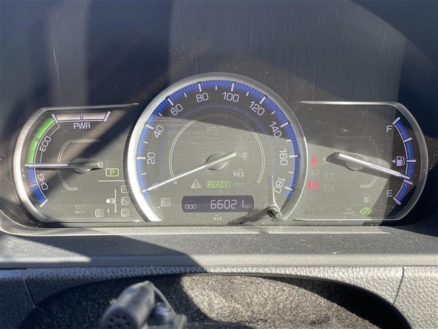 ノア ハイブリッドＸ　純正ナビ　フリップダウンモニター　フルセグＴＶ　Ｂｌｕｅｔｏｏｔｈ接続　ＤＶＤ再生　片側パワスラ　モデリスタエアロ　プッシュスタート　スマートキー　ＥＴＣ　ＬＥＤオートライト（3枚目）