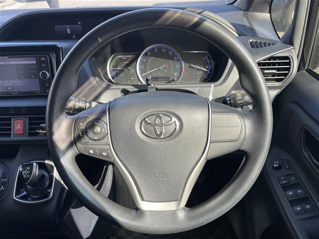 ノア ハイブリッドＸ　純正ナビ　フリップダウンモニター　フルセグＴＶ　Ｂｌｕｅｔｏｏｔｈ接続　ＤＶＤ再生　片側パワスラ　モデリスタエアロ　プッシュスタート　スマートキー　ＥＴＣ　ＬＥＤオートライト（4枚目）