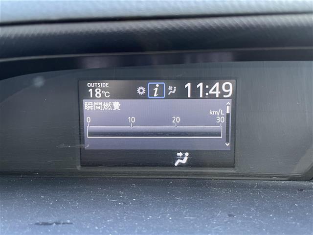 ノア ハイブリッドＸ　純正ナビ　フリップダウンモニター　フルセグＴＶ　Ｂｌｕｅｔｏｏｔｈ接続　ＤＶＤ再生　片側パワスラ　モデリスタエアロ　プッシュスタート　スマートキー　ＥＴＣ　ＬＥＤオートライト（11枚目）