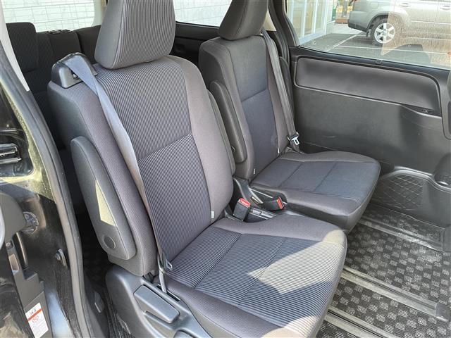 ノア ハイブリッドＸ　純正ナビ　フリップダウンモニター　フルセグＴＶ　Ｂｌｕｅｔｏｏｔｈ接続　ＤＶＤ再生　片側パワスラ　モデリスタエアロ　プッシュスタート　スマートキー　ＥＴＣ　ＬＥＤオートライト（23枚目）