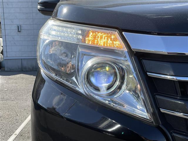 ノア ハイブリッドＸ　純正ナビ　フリップダウンモニター　フルセグＴＶ　Ｂｌｕｅｔｏｏｔｈ接続　ＤＶＤ再生　片側パワスラ　モデリスタエアロ　プッシュスタート　スマートキー　ＥＴＣ　ＬＥＤオートライト（30枚目）