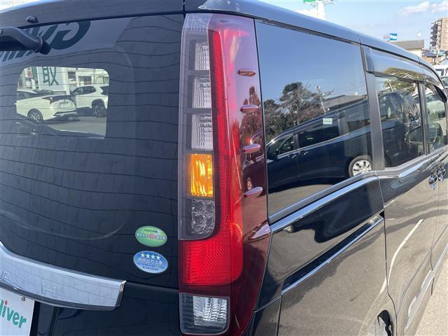 ノア ハイブリッドＸ　純正ナビ　フリップダウンモニター　フルセグＴＶ　Ｂｌｕｅｔｏｏｔｈ接続　ＤＶＤ再生　片側パワスラ　モデリスタエアロ　プッシュスタート　スマートキー　ＥＴＣ　ＬＥＤオートライト（32枚目）