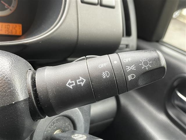 セレナ ライダーＳ　純正ナビ　後席モニター　ＴＶ　ＤＶＤ再生　ＣＤ再生　両側スライドドア　リモコンキー　ＥＴＣ　純正フロアマット　純正アルミホイール　電動格納ミラー　取扱説明書　保証書（5枚目）