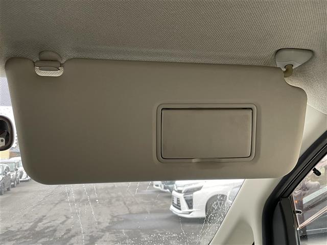 セレナ ライダーＳ　純正ナビ　後席モニター　ＴＶ　ＤＶＤ再生　ＣＤ再生　両側スライドドア　リモコンキー　ＥＴＣ　純正フロアマット　純正アルミホイール　電動格納ミラー　取扱説明書　保証書（8枚目）