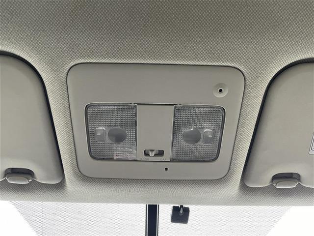 セレナ ライダーＳ　純正ナビ　後席モニター　ＴＶ　ＤＶＤ再生　ＣＤ再生　両側スライドドア　リモコンキー　ＥＴＣ　純正フロアマット　純正アルミホイール　電動格納ミラー　取扱説明書　保証書（10枚目）