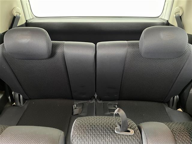 セレナ ライダーＳ　純正ナビ　後席モニター　ＴＶ　ＤＶＤ再生　ＣＤ再生　両側スライドドア　リモコンキー　ＥＴＣ　純正フロアマット　純正アルミホイール　電動格納ミラー　取扱説明書　保証書（23枚目）