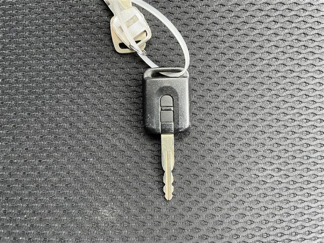 セレナ ライダーＳ　純正ナビ　後席モニター　ＴＶ　ＤＶＤ再生　ＣＤ再生　両側スライドドア　リモコンキー　ＥＴＣ　純正フロアマット　純正アルミホイール　電動格納ミラー　取扱説明書　保証書（28枚目）