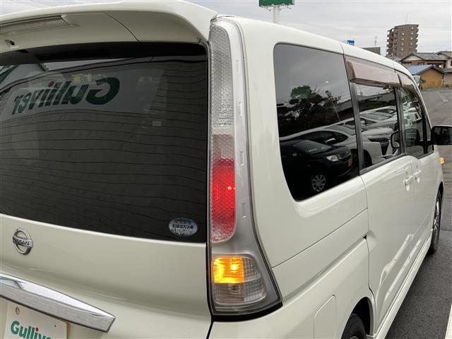 セレナ ライダーＳ　純正ナビ　後席モニター　ＴＶ　ＤＶＤ再生　ＣＤ再生　両側スライドドア　リモコンキー　ＥＴＣ　純正フロアマット　純正アルミホイール　電動格納ミラー　取扱説明書　保証書（32枚目）