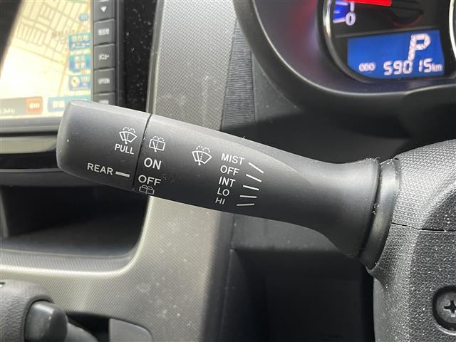 ムーヴ カスタム　Ｘリミテッド　純正ナビ　ＴＶ　ＣＤ再生　ＡＵＸ入力端子　ＵＳＢ入力端子　プッシュスタート　スマートキー　ベンチシート　フロアマット　純正アルミホイール　ＬＥＤオートライト（5枚目）