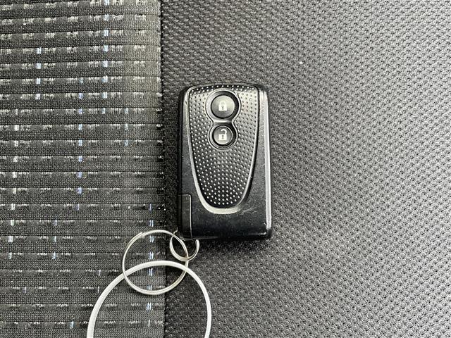 ムーヴ カスタム　Ｘリミテッド　純正ナビ　ＴＶ　ＣＤ再生　ＡＵＸ入力端子　ＵＳＢ入力端子　プッシュスタート　スマートキー　ベンチシート　フロアマット　純正アルミホイール　ＬＥＤオートライト（8枚目）