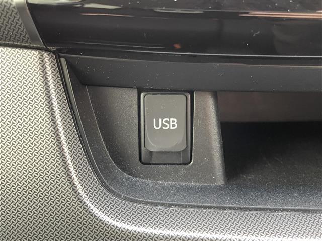 ムーヴ カスタム　Ｘリミテッド　純正ナビ　ＴＶ　ＣＤ再生　ＡＵＸ入力端子　ＵＳＢ入力端子　プッシュスタート　スマートキー　ベンチシート　フロアマット　純正アルミホイール　ＬＥＤオートライト（16枚目）