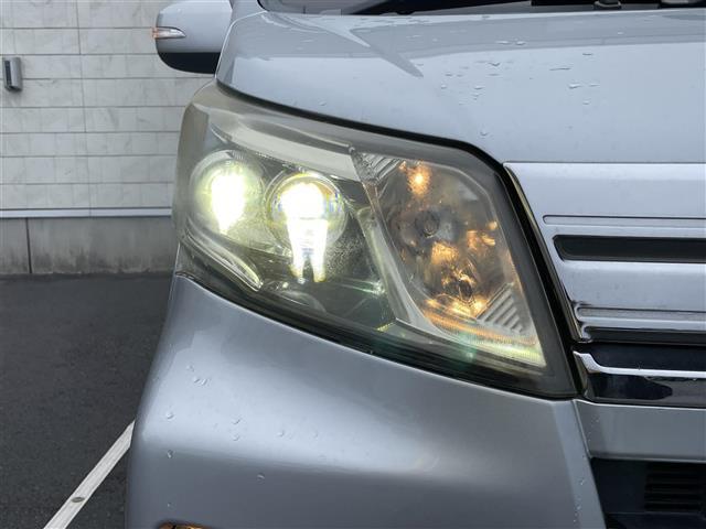 ムーヴ カスタム　Ｘリミテッド　純正ナビ　ＴＶ　ＣＤ再生　ＡＵＸ入力端子　ＵＳＢ入力端子　プッシュスタート　スマートキー　ベンチシート　フロアマット　純正アルミホイール　ＬＥＤオートライト（31枚目）