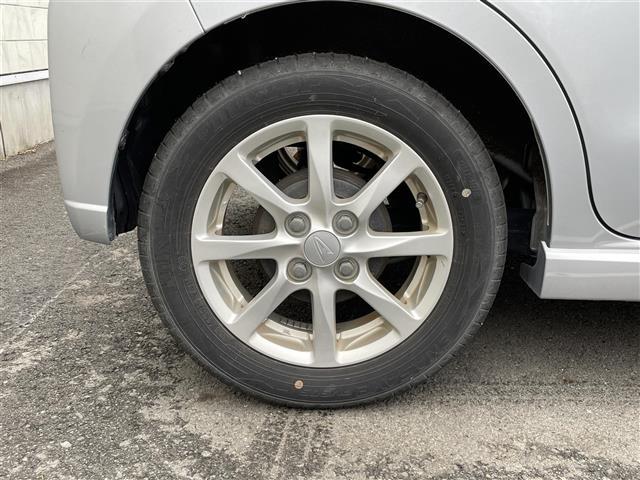 ムーヴ カスタム　Ｘリミテッド　純正ナビ　ＴＶ　ＣＤ再生　ＡＵＸ入力端子　ＵＳＢ入力端子　プッシュスタート　スマートキー　ベンチシート　フロアマット　純正アルミホイール　ＬＥＤオートライト（33枚目）