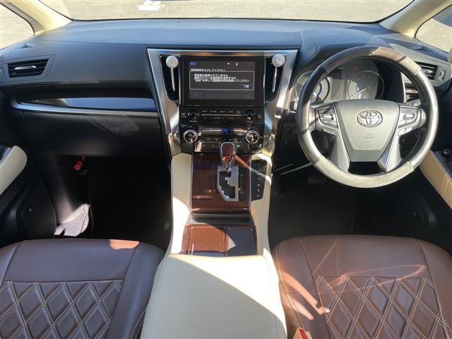 アルファードハイブリッド X 純正ナビ フルセグTV Bluetooth接続 DVD再生 トヨタセーフティーセンス プリクラッシュセーフティー 両側パワスラ 追従クルコン 全方位カメラ 電動P・オートブレーキホールド(2枚目)