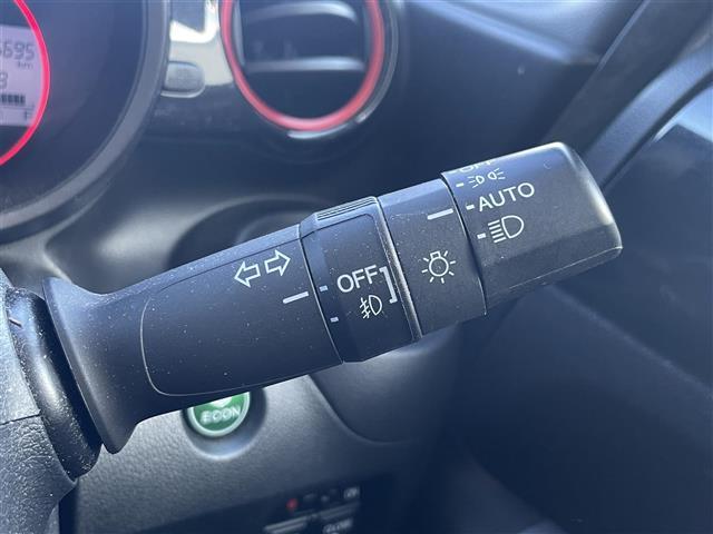 Ｎ－ＢＯＸカスタム ２トーンカラースタイル　Ｇ・ターボＬパッケージ　純正ナビ　フルセグＴＶ　Ｂｌｕｅｔｏｏｔｈ接続　ＤＶＤ再生　クルコン　ＣＴＢＡ　両側パワスラ　プッシュスタート　スマートキー　スペアキー　Ｂカメラ　ＨＩＤオートライト（8枚目）