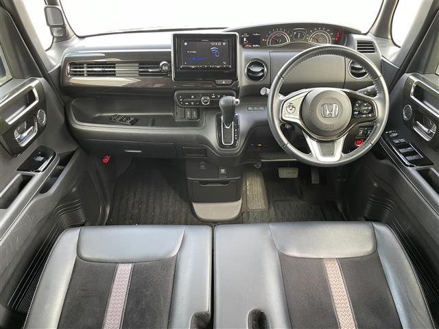 Ｎ－ＢＯＸカスタム Ｇ・Ｌターボホンダセンシング　Ｂｌｕｅｔｏｏｔｈ接続　ＤＶＤ再生　両側パワスラ　ホンダセンシング　衝突軽減システム　追従クルコン　プッシュスタート　スマートキー　スペアキー　Ｂカメラ　ハーフレザー　ベンチシート　ＬＥＤオートライト（2枚目）