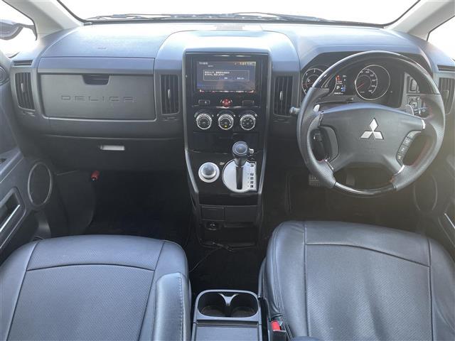 デリカＤ：５ Ｄ　パワーパッケージ　純正ナビ　フルセグＴＶ　Ｂｌｕｅｔｏｏｔｈ接続　ＤＶＤ再生　４ＷＤ　両側パワスラ　クルコン　スマートキー　ＥＴＣ　ドラレコ　前席シートＨ　社外レザー調シートカバー　ＨＩＤオートライト（2枚目）