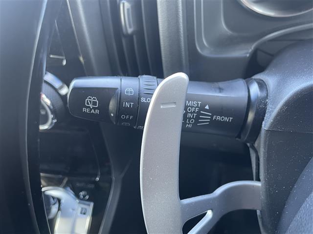 デリカＤ：５ Ｄ　パワーパッケージ　純正ナビ　フルセグＴＶ　Ｂｌｕｅｔｏｏｔｈ接続　ＤＶＤ再生　４ＷＤ　両側パワスラ　クルコン　スマートキー　ＥＴＣ　ドラレコ　前席シートＨ　社外レザー調シートカバー　ＨＩＤオートライト（6枚目）