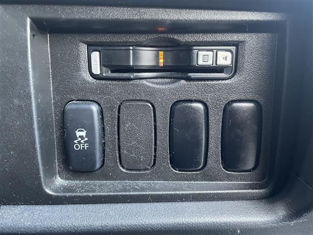 デリカＤ：５ Ｄ　パワーパッケージ　純正ナビ　フルセグＴＶ　Ｂｌｕｅｔｏｏｔｈ接続　ＤＶＤ再生　４ＷＤ　両側パワスラ　クルコン　スマートキー　ＥＴＣ　ドラレコ　前席シートＨ　社外レザー調シートカバー　ＨＩＤオートライト（9枚目）