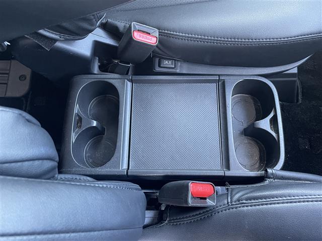 デリカＤ：５ Ｄ　パワーパッケージ　純正ナビ　フルセグＴＶ　Ｂｌｕｅｔｏｏｔｈ接続　ＤＶＤ再生　４ＷＤ　両側パワスラ　クルコン　スマートキー　ＥＴＣ　ドラレコ　前席シートＨ　社外レザー調シートカバー　ＨＩＤオートライト（20枚目）