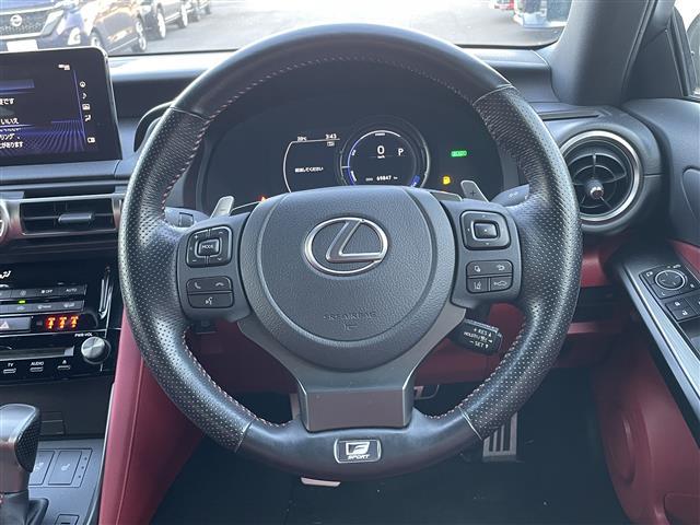 ＩＳ ＩＳ３００ｈ　Ｆスポーツ　ワンオーナー　純正ナビ　フルセグＴＶ　Ｂｌｕｅｔｏｏｔｈ接続　ＤＶＤ再生　追従クルコン　ＢＳＭ　ＰＫＳＡ　ＰＫＳＢ　電動Ｐ・オートブレーキホールド　ステアリングヒーター　ＬＥＤオートライト（4枚目）