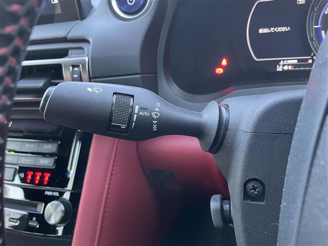 ＩＳ ＩＳ３００ｈ　Ｆスポーツ　ワンオーナー　純正ナビ　フルセグＴＶ　Ｂｌｕｅｔｏｏｔｈ接続　ＤＶＤ再生　追従クルコン　ＢＳＭ　ＰＫＳＡ　ＰＫＳＢ　電動Ｐ・オートブレーキホールド　ステアリングヒーター　ＬＥＤオートライト（7枚目）