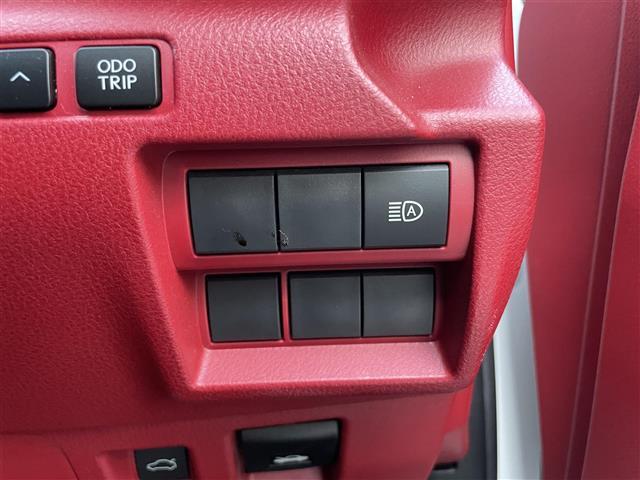 ＩＳ ＩＳ３００ｈ　Ｆスポーツ　ワンオーナー　純正ナビ　フルセグＴＶ　Ｂｌｕｅｔｏｏｔｈ接続　ＤＶＤ再生　追従クルコン　ＢＳＭ　ＰＫＳＡ　ＰＫＳＢ　電動Ｐ・オートブレーキホールド　ステアリングヒーター　ＬＥＤオートライト（10枚目）