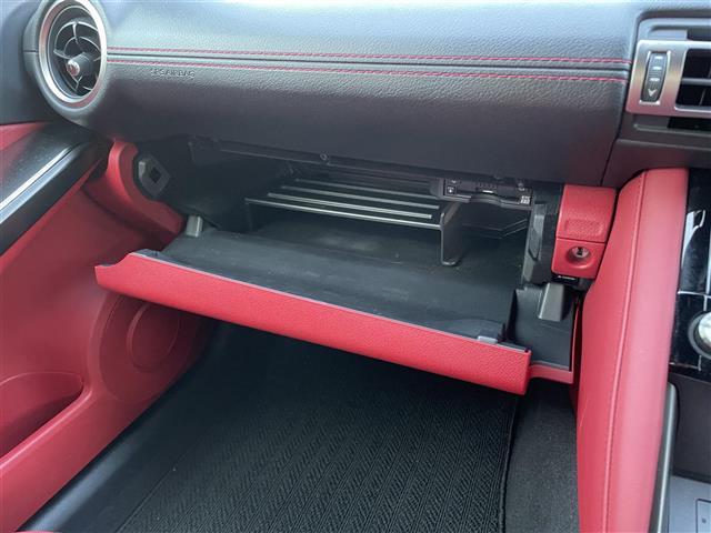 ＩＳ ＩＳ３００ｈ　Ｆスポーツ　ワンオーナー　純正ナビ　フルセグＴＶ　Ｂｌｕｅｔｏｏｔｈ接続　ＤＶＤ再生　追従クルコン　ＢＳＭ　ＰＫＳＡ　ＰＫＳＢ　電動Ｐ・オートブレーキホールド　ステアリングヒーター　ＬＥＤオートライト（22枚目）